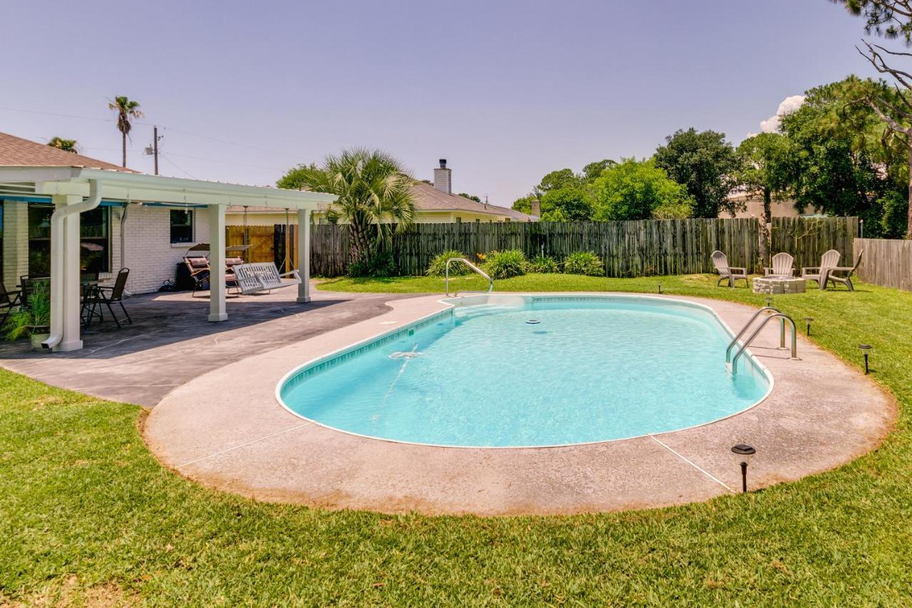 Gulf Breeze Vacation Rental For 2 With Pool Access! Exterior foto